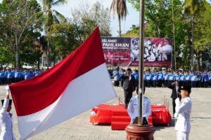 Nanang Ermanto Pimpin Upacara Bendera Memperingati Hari Pahlawan Ke -74 Tahun 2019