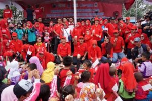 Di Puncak HKN Ke-55 Nanang Makan Telur Bersama 1000 Balita,Cegah Stunting