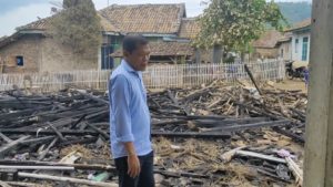 Video,Bergerak dan Berbuat Nyata, Hipni Kunjungi Korban Kebakaran di Penengahan