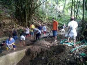 Pemerintah Desa Rajabasa Gotong Royong Benahi Penampung Air
