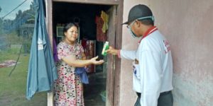Cegah Corona, Aksi Kemanusiaan Sahabat Aribun Sisir Desa di Sragi Bagikan Antiseptik