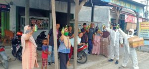 Tak Kenal Lelah Bantu Masyarakat, Aribun Sayunis Kembali Bagikan Ribuan Sabun Di Ketapang