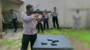 Tingkatkan Kemampuan Anggota, Polres Lamsel Gelar Latihan Menembak