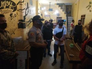 Cegah Corona, Polisi Bubarkan Tempat Nongkrong di Kalianda