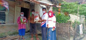Bantu Masyarakat, Aribun Sayunis Kembali Bagikan Sembako Di Kecamatan Sragi