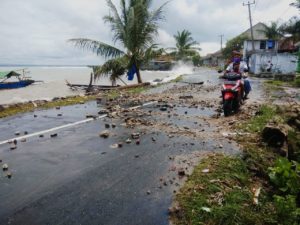 Banjir Rob Kembali Melanda Resahkan Warga Desa Maja