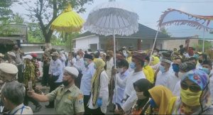 Iringan pawai saat TEC Daftar Ke KPU Lampung Selatan