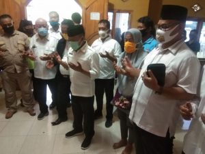 Ribuan Warga Way Muli Timur Nikmati Nasi Cinta Antoni Imam