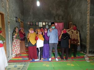 Meski Diguyur Hujan, Tak Menyurutkan Niat Warga Sragi Untuk Bertemu Hipni