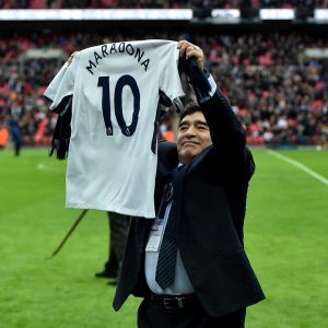 Diego Maradona Meninggal Dunia