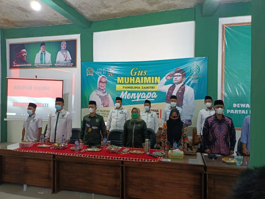Anggota DPR RI ELa Siti Nurayamah Menyapa Tanggamus