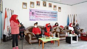 Ketua TP PKK Lamsel Hadiri Dalam Doa Bersama di Palas