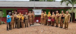 Kadisdik Lamsel Tinjau SDN 5 Sumur di Pulau Harimau