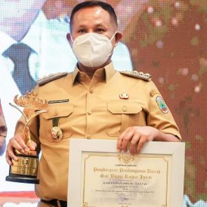 Pemkab Lamsel Raih Terbaik Ke-III Penghargaan Pembangunan Daerah SABURAI 2022