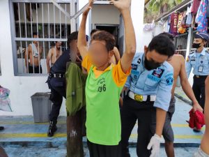 Kamar Hunian Lapas Kelas IIA Kalianda Digeledah