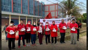 DPD PDI Perjuangan Lampung Bagikan 2.000 Paket Takjil