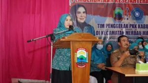 Buka Sosialisasi Pembinaan Administrasi TP PKK di Kecamatan Merbau Mataram, Winarni Ingatkan Susun Program Kerja