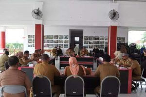 Bupati Lamsel Pimpin Rapat Evaluasi dan Koordinasi Bersama UPTD Pasar