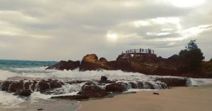Pantai Marina Lamsel, Pesona Batu Karang Yang Memukau Mampu Pikat Wisatawan