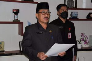 Sekda Lamsel Lantik dan Ambil Sumpah Pejabat Administrator Serta Serahkan SK. Pelaksana Tugas Jabatan Pimpinan Tinggi Pratama