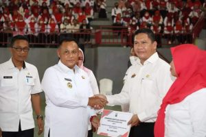 4.855 Guru Honor Lamsel Terima Insentif Tahap II
