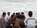 Santri dan Guru Ponpes Mambaul Hikam Tewas Tenggelam di Pantai Keramat Suak