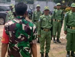 Babinsa Latih Linmas Bentuk Sikap dan Tingkatkan Disiplin