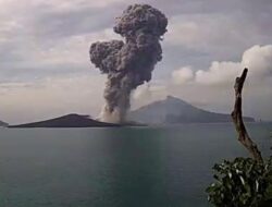 Erupsi GAK, Masyarakat dan Nelayan Dihimbau Tidak Mendekat Radius Lima Kilometer
