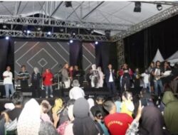 Bupati Nanang Ermanto Hadiri Malam Pentas Seni Budaya pada Lampung Selatan Expo 2023