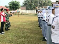 Songsong HUT RI Ke 79, Babinsa Koramil 421-06/Natar Melatih Paskibra Tingkat Kecamatan Natar