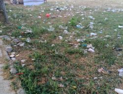 Ceceran Sampah tak Dibersihkan Seusai Deklarasi Calon Bupati, Warga Kalianda Mengeluh dan Minta Panitia Tanggung Jawab