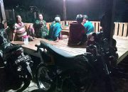 Ikut Ronda Malam, Babinsa Rulung Mulya Bersama Warga Jaga Kondusifitas dan Keamanan Wilayah