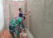 Bangun Keakraban dan Manunggal Dengan Rakyat, Babinsa Bantu Bangun Rumah Warga