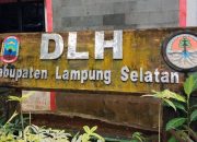 Usai Grebek Dua Pasar Tradisional,! Giliran Masjid Baitul Muttaqin di Sapu Bersih Puluhan Personel DLH Lampung Selatan