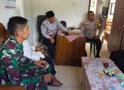 Mempererat Sinergitas, Babinsa dan Bhabinkamtibmas Komsos Bersama Perangkat Desa dan Tomas
