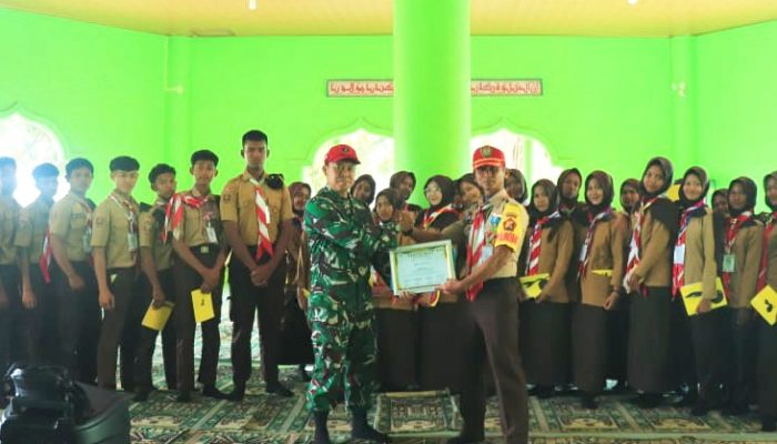 Cinta Tanah Air, Serka Ayatul Komini Berikan Materi Wasbang dan 4 Pilar Kebangsaan Kepada Siswa Siswi SMA Swadhipa Natar