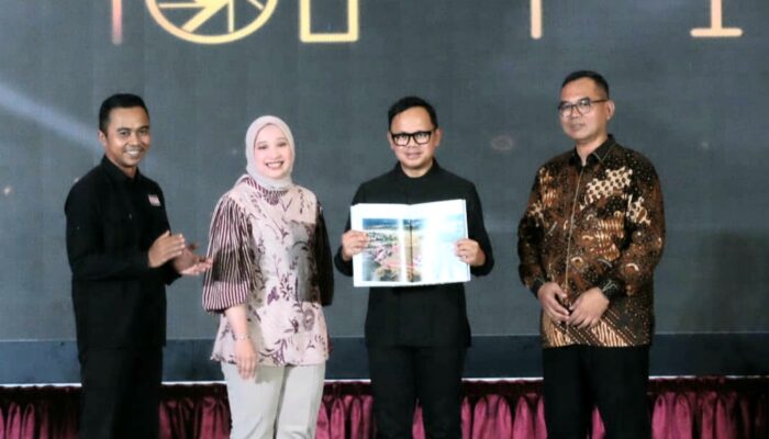 Buku Foto APFI 2026 Resmi Diluncurkan, Rekam Sejarah Indonesia Lewat Lensa Pewarta