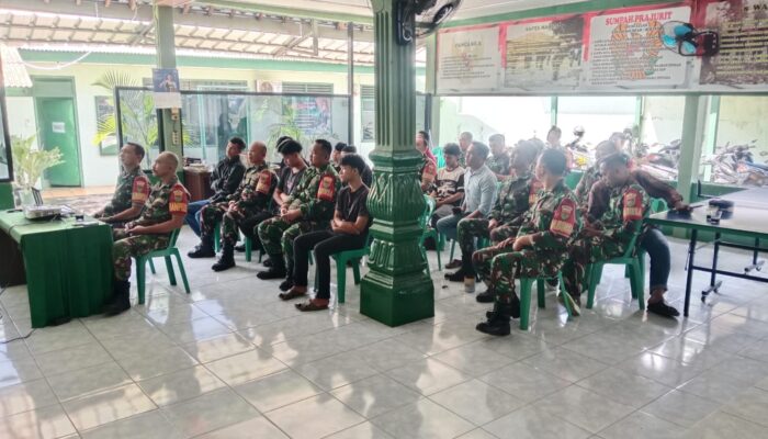 Nobar Piala Dunia Jadi Ajang Pererat Kemanunggalan TNI-Rakyat di Koramil 421-06/Natar
