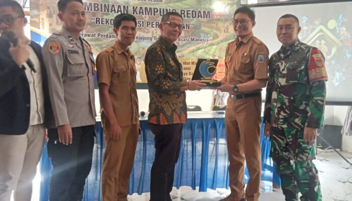 Sinergi TNI-Polri Perkuat Budaya Damai, Babinsa dan Bhabinkamtibmas Dampingi Kampung REDAM di Natar