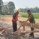 Babinsa Purwosari Kawal Pembangunan Jembatan Garuda, Warga Dua Desa Segera Nikmati Akses yang Lebih Baik