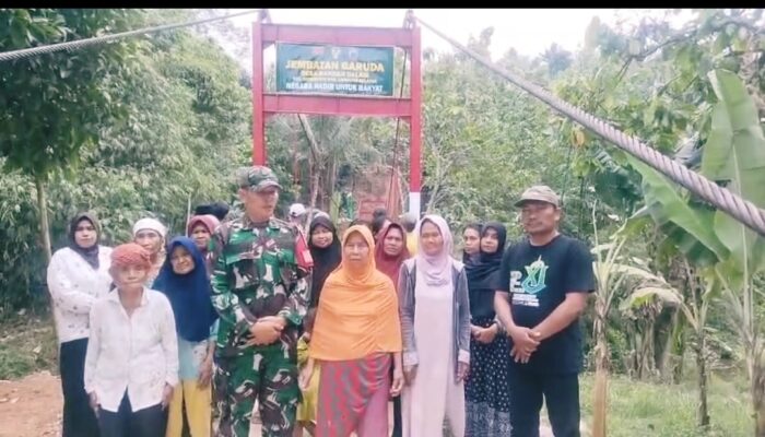 Jembatan Perintis Garuda Rampung 100 Persen, Babinsa Bandar Dalam Dampingi Pembangunan Hingga Tuntas