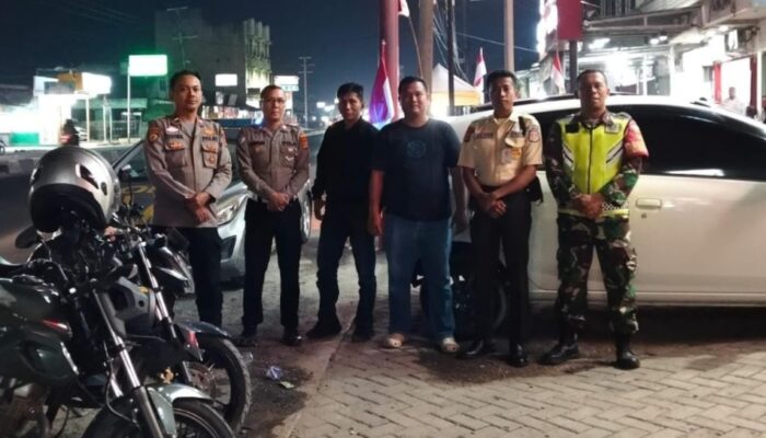 Malam Akhir Pekan, Babinsa Koramil 421-06/Natar Bersama Polsek dan Satpol PP Patroli Jaga Kamtibmas