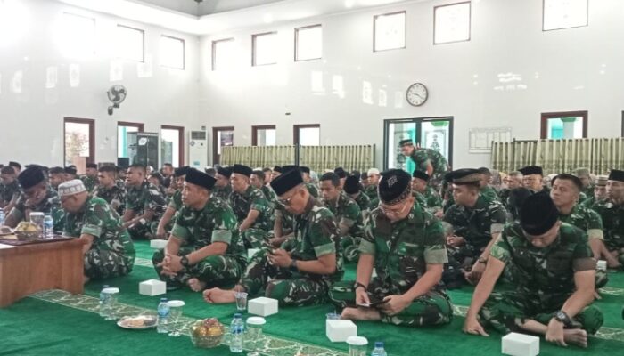 Lantunkan Ayat Suci di Maulid Nabi, Serka Ayatul Komini Bawa Nuansa Khidmat di Masjid Al-Ikhlas Makodam XXI/RI
