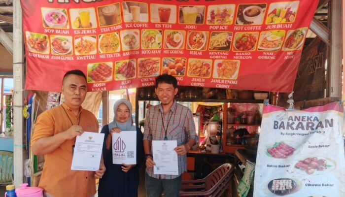Mathla’ul Anwar Melalui P3H Provinsi Lampung Serahkan Sertifikat Halal dan NIB bagi UMKM di Kecamatan Sidomulyo