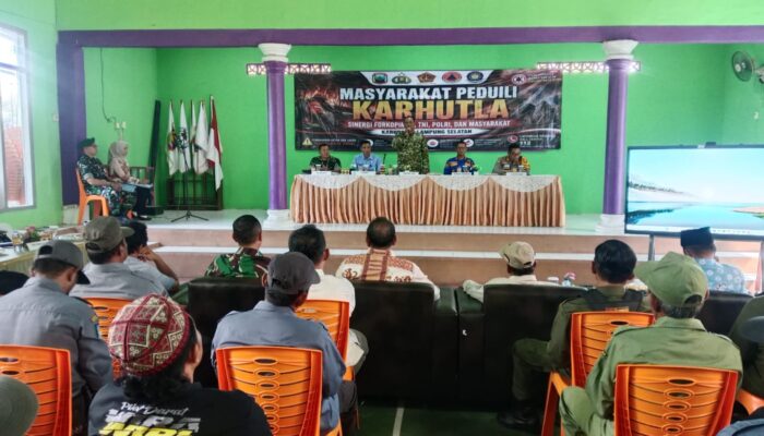 Tak Tunggu Api Membesar, Mabes TNI AD Bekali Warga Natar Cegah Karhutla