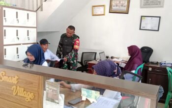 Babinsa Kalisari Sertu Heri Indarto Pantau Pelayanan Publik, Dorong Layanan Desa Tetap Ramah dan Humanis