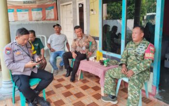 Babinsa Sidosari dan Bhabinkamtibmas Perkuat Sinergi, Komsos Bersama Warga Jaga Kondusivitas Desa