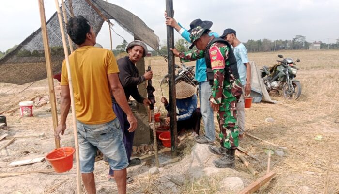 Babinsa Kalisari Kawal Pembangunan Sumur Bor Bantuan Kementan, Harapan Petani Hadapi Musim Kemarau