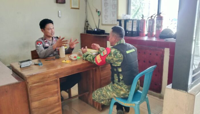 Ngopi Bareng di Mapolsek Natar, Babinsa dan Bhabinkamtibmas Perkuat Sinergi Jaga Kamtibmas